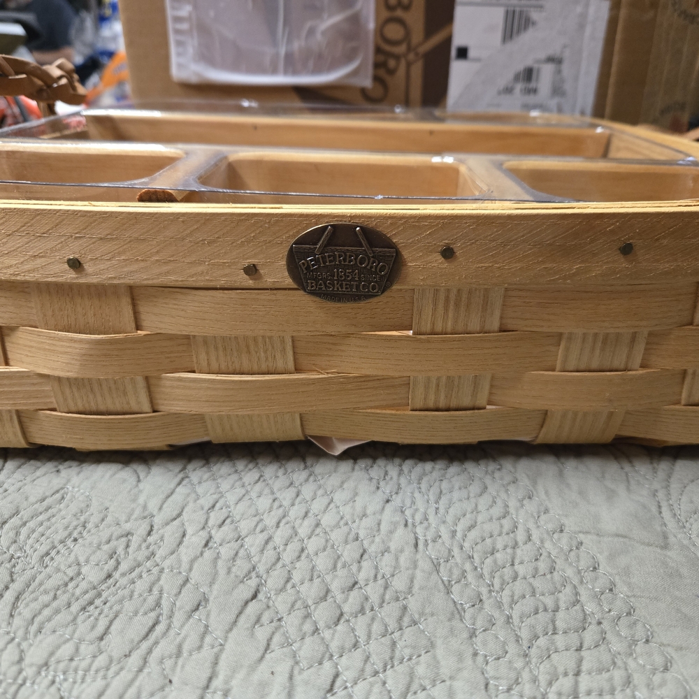 Peterboro NEW Buffet Basket With Plastic Insert